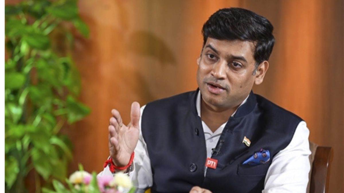https://www.jagranimages.com/images/newimg/05062025/05_06_2025-shrikant_shinde_23956411.jpg