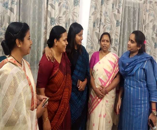 Jharkhand News, Political Updates कांग्रेस विधायकों का अलग-अलग प्रेशर समूह है जो अपनी शिकायतों को लेकर गुहार लगाता है।