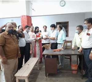 वरिष्ठ सामाजिक कार्यकर्ता सम्पत्ति मोड़ा को बीजू जनता दल का राज्य उपाध्यक्ष बनाए जाने पर सम्मानित किया।