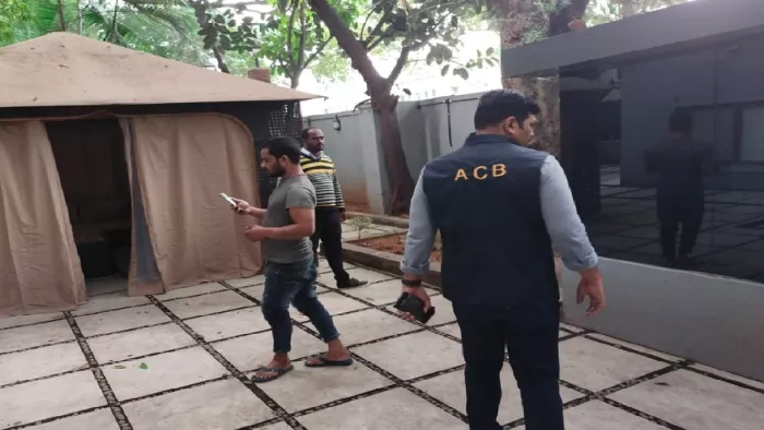 कांग्रेस विधायक जमीर अहमद खान के ठिकानों पर ACB की छापेमारी