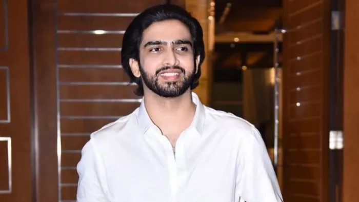 Amaal Mallik latest music video Chalo thik hai impresses casting director, Instagram