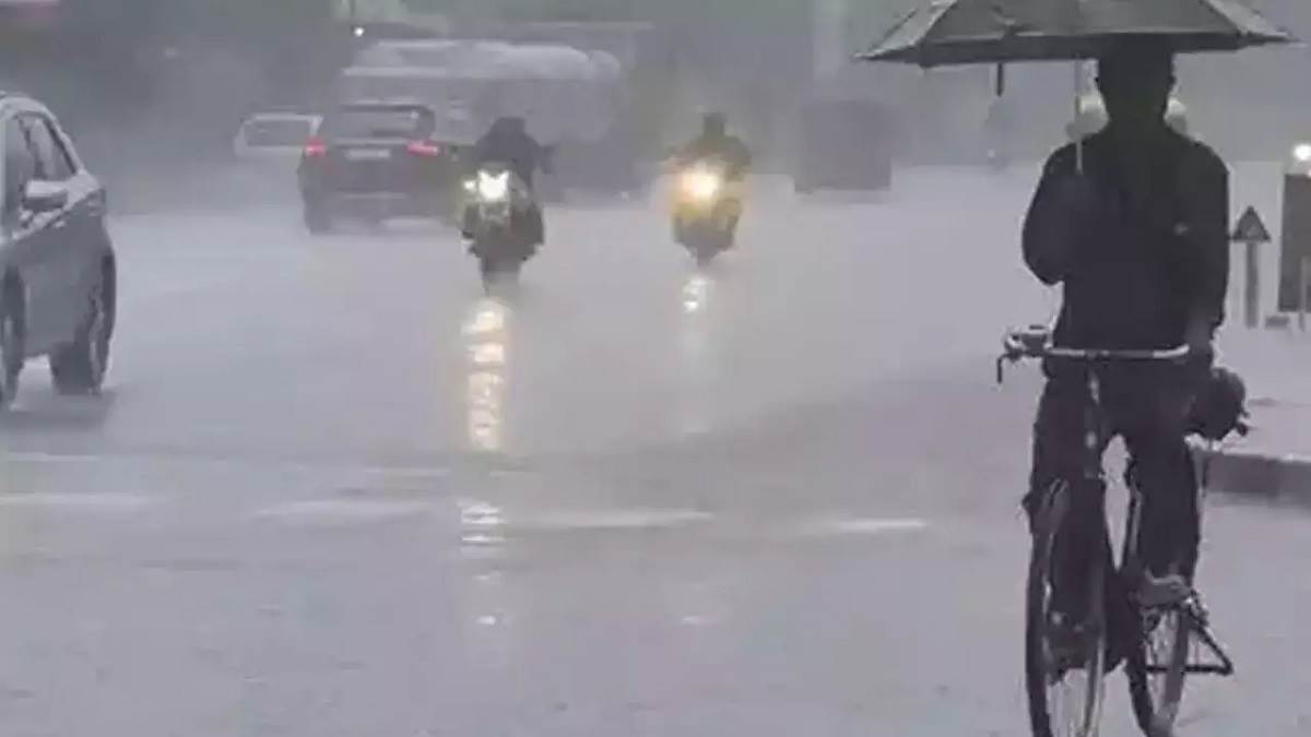 Weather Update Today: दिल्ली-यूपी सहित कई राज्यों में आज बारिश के आसार, जानें अपने राज्य का मौसम