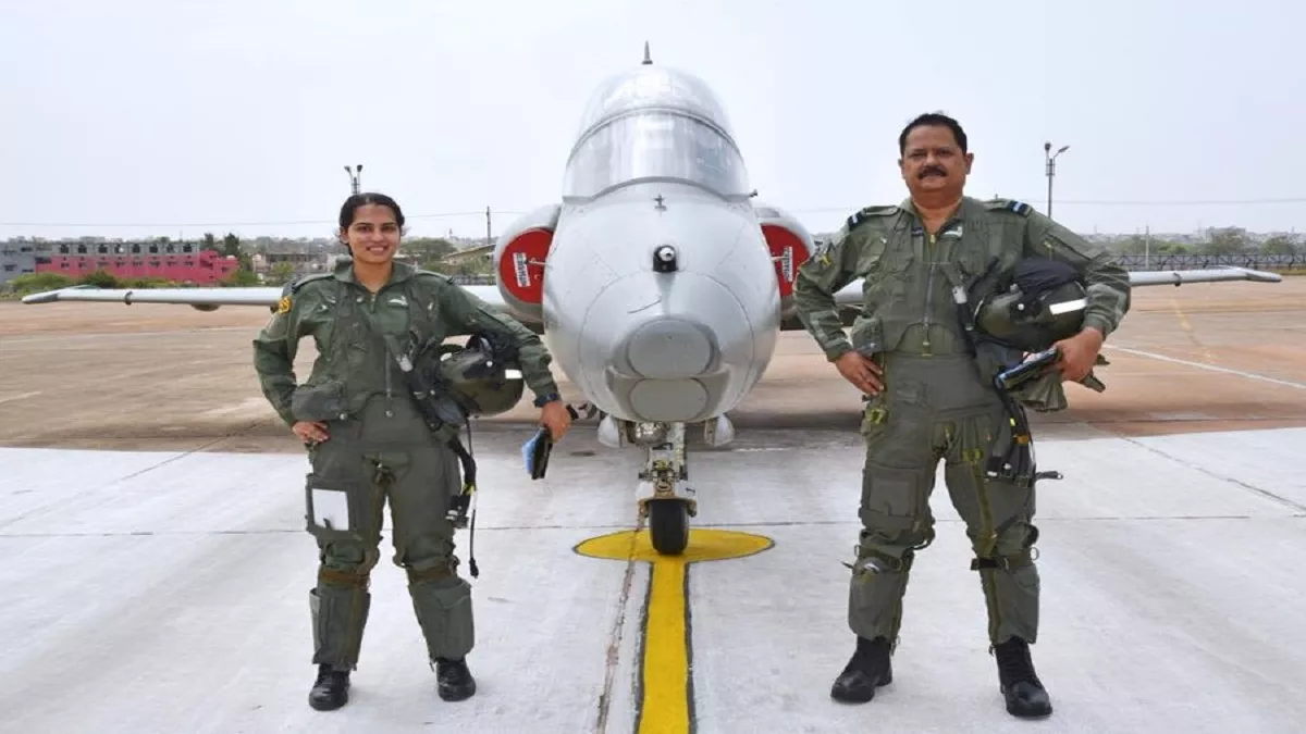 Fighter Pilot Father Daughter Duo: पिता-पुत्री की जोड़ी ने रचा इतिहास, वायुसेना में पहली बार एक साथ उड़ाया विमान