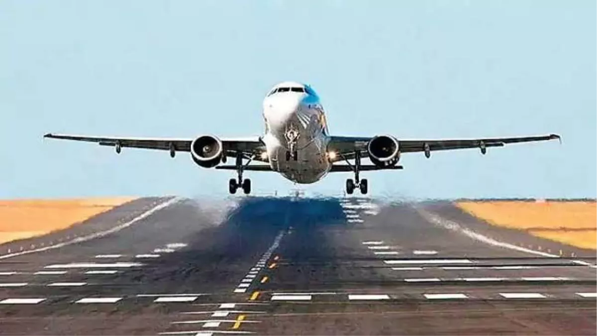 यात्रियों से भरी फ्लाइट को पटना में लैंड कराने से पायलट ने किया इनकार, दिल्ली ग्राउंडेड किया गया गो एयर का विमान