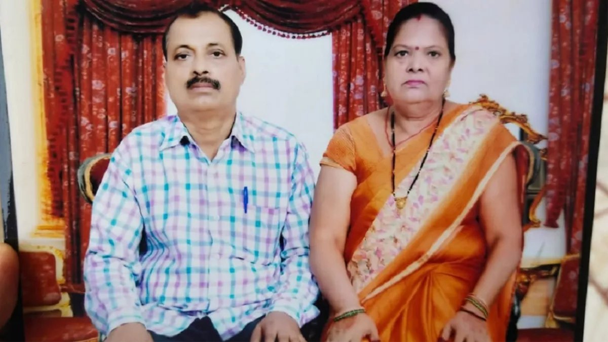 Double Murder In Kanpur : बर्रा में बुजुर्ग दंपती की धारदार हथियार से हत्या, घर के अंदर मिले रक्तरंजित शव, वजह तलाश रही पुलिस