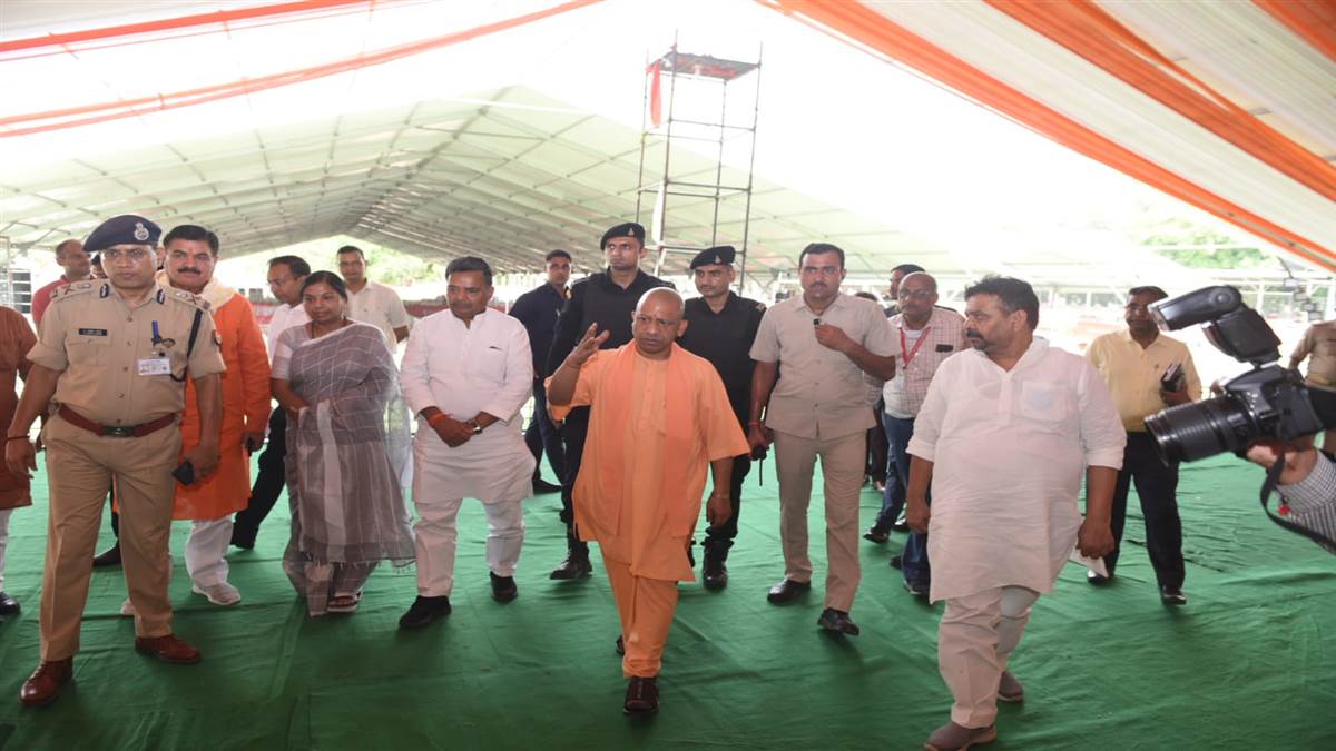 https://www.jagranimages.com/images/newimg/05072022/05_07_2022-kashi_yatra_22865948.jpg