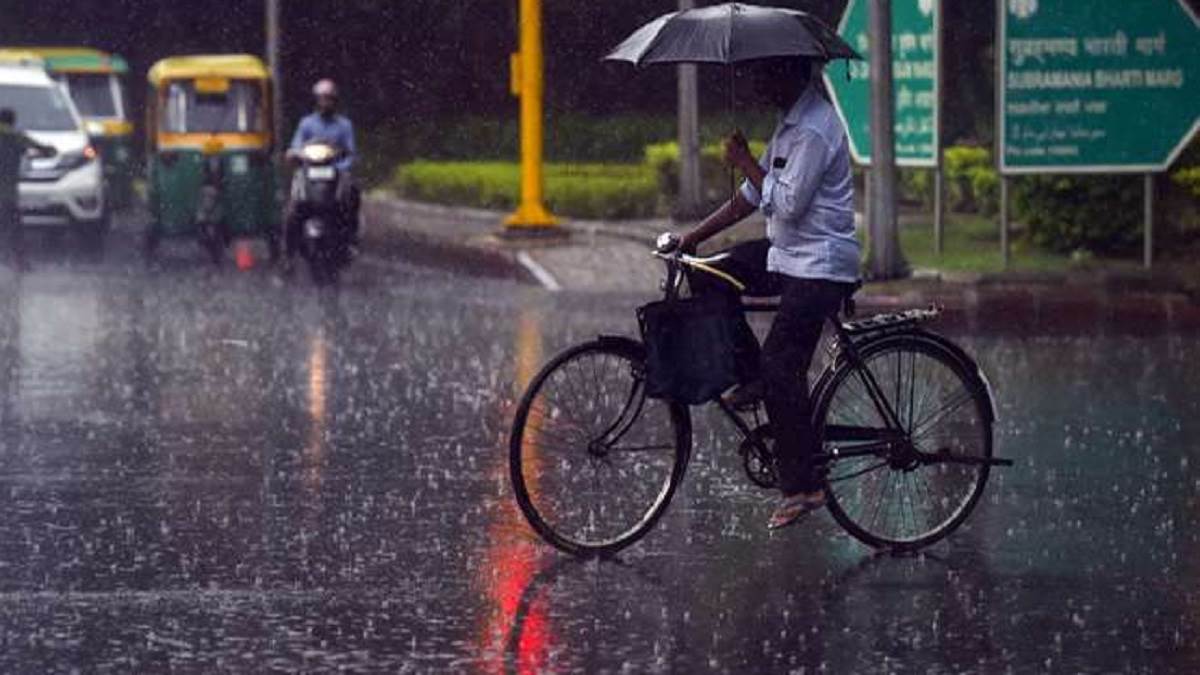 UP Weather: यूपी में हल्की बारिश ने बढ़ाई उमस के साथ च‍िलच‍िलाती गर्मी, धूप कर रही परेशान, कई शहरों में फिर 37 डिग्री पहुंचा तापमान