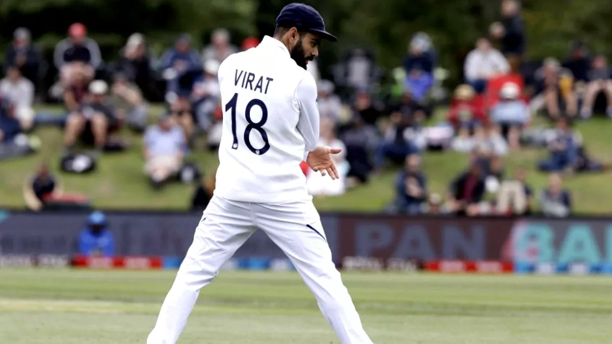 Ind vs Eng Test: विराट कोहली के इंग्लिश खिलाड़ी को 'Flying KISS' देने पर बवाल, इंग्लैंड की मीडिया में हंगामा