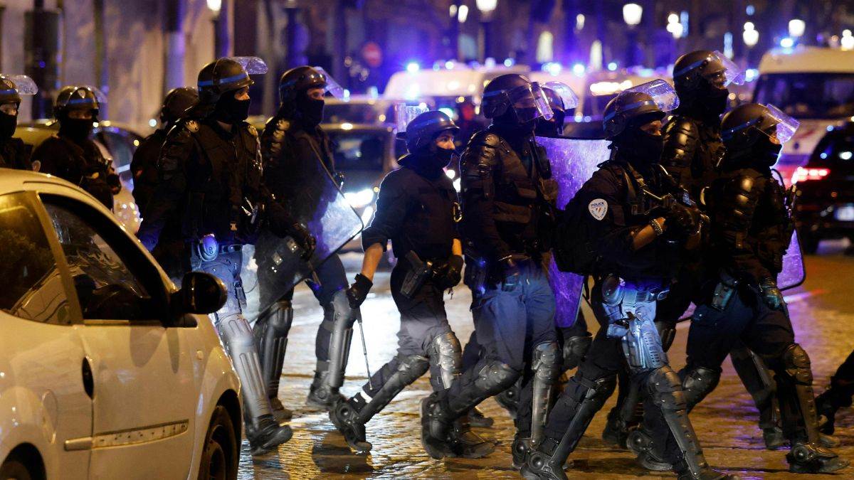 https://www.jagranimages.com/images/newimg/05072023/05_07_2023-france_riots_1_23461542.jpg