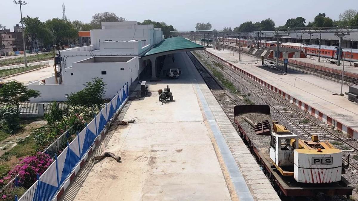Lucknow New Railway Station: 34 करोड़ की लागत से लखनऊ में तैयार हुआ ...