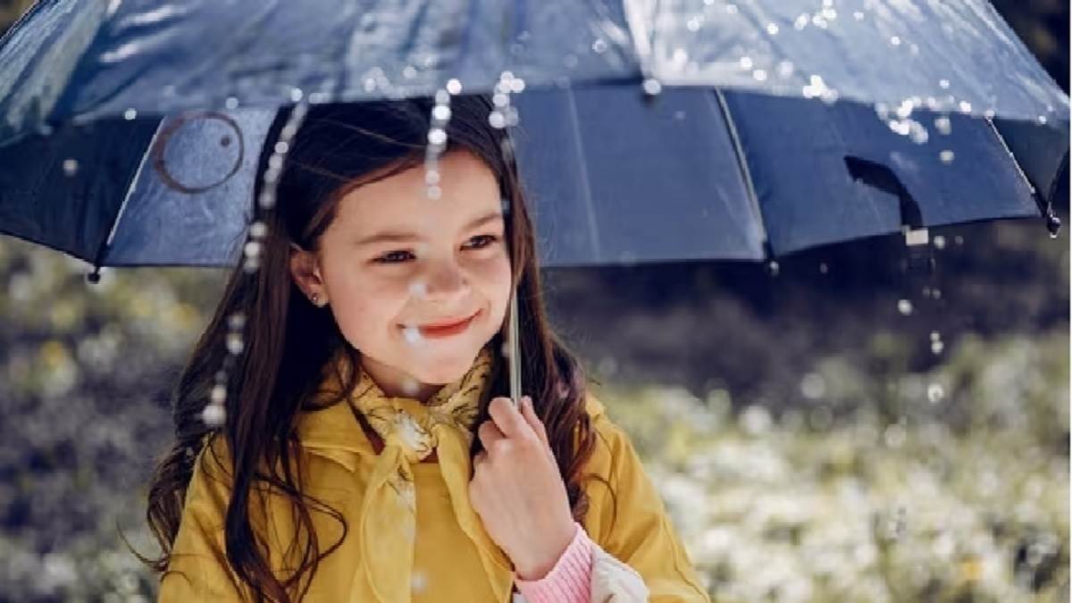 https://www.jagranimages.com/images/newimg/05072023/05_07_2023-rainy_season_essentials_23462113.jpg