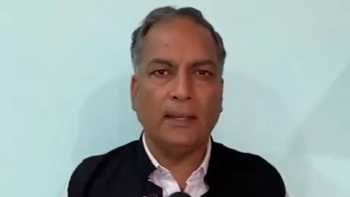 हाथरस भगदड़ हादसे के मुख्य आरोपी देव प्रकाश मधुकर के वकील डॉ. एपी सिंह।
