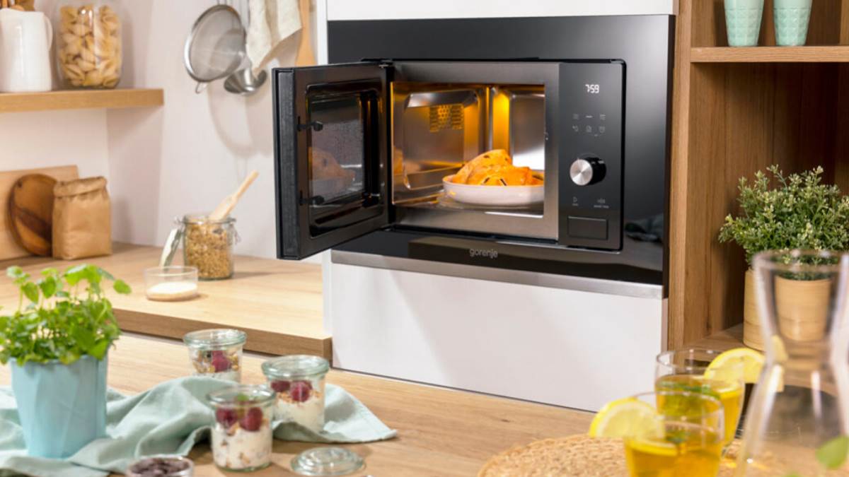 https://www.jagranimages.com/images/newimg/05072024/05_07_2024-bestconvectionmicrowaveovens_23752870.jpg