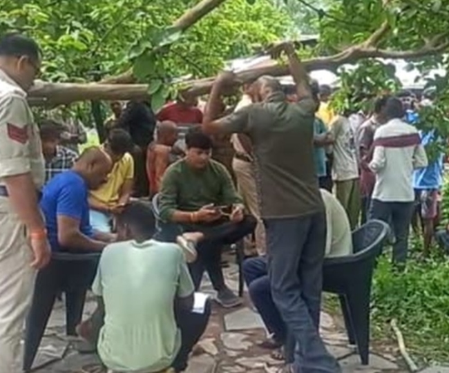 Chhattisgarh: कुएं में उतरा शख्स नहीं लौटा वापस, तो बचाने के लिए 4 और लोग भी कूदे; जहरीली गैस से पांचों की मौत - हिन्दी समाचार,Latest News Hindi News in Hindi, ताजा