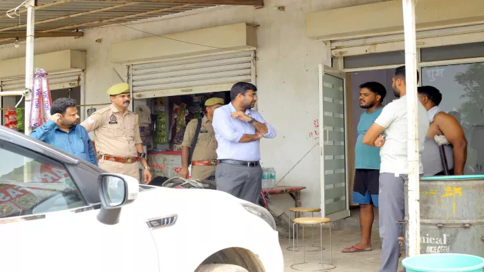 जिलाधिकारी के किया कांवड मार्ग का निरीक्षण