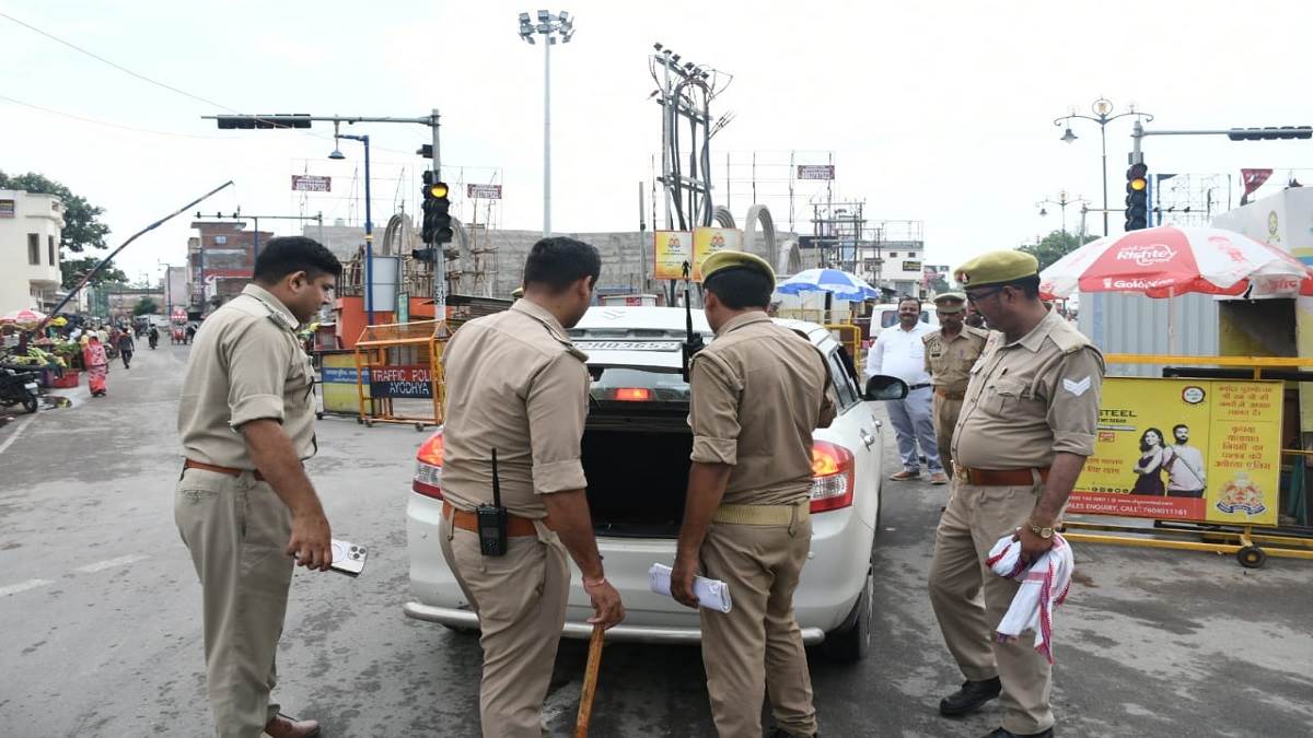 https://www.jagranimages.com/images/newimg/05072025/05_07_2025-ayodhya_security_check_dainik_jagran_23976188.jpg