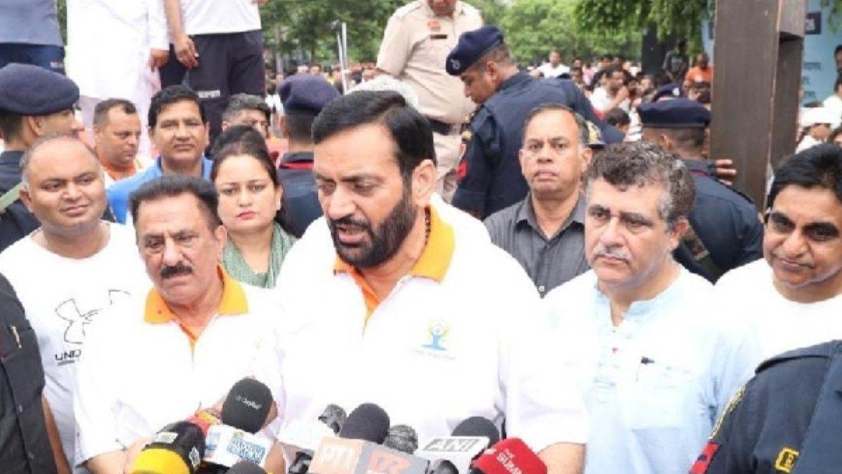 factory will get license in 45 days and contractors in 26 days 10 services of labor department included in this act