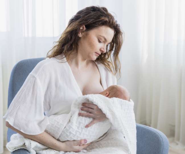 International Breastfeeding Week जब मां हो कोरोना पॉजिटिव तो ऐसे रखें