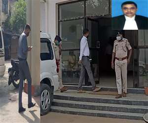 टीम सीधे थाना प्रभारी के कमरे में पहुंची । (प्रतीकात्&zwj;मक तस्&zwj;वीर)