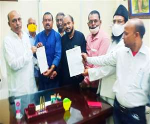 झारखंड विधानसभा अध्&zwj;यक्ष को मांग पत्र सौंपते ओबीसी मंच के प&zwj;दाधिकारी।