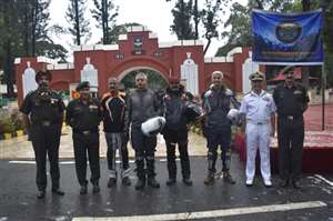 देशभक्ति की अलख जगाने निकले पूर्व सैन्य अधिकारी, 18 दिन में तय करेंगे 3200 किमी का सफर।