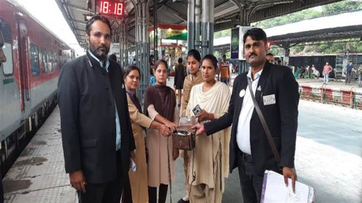 https://www.jagranimages.com/images/newimg/05082022/05_08_2022-04jkc_32_04082022_259_22955919_154140.jpg