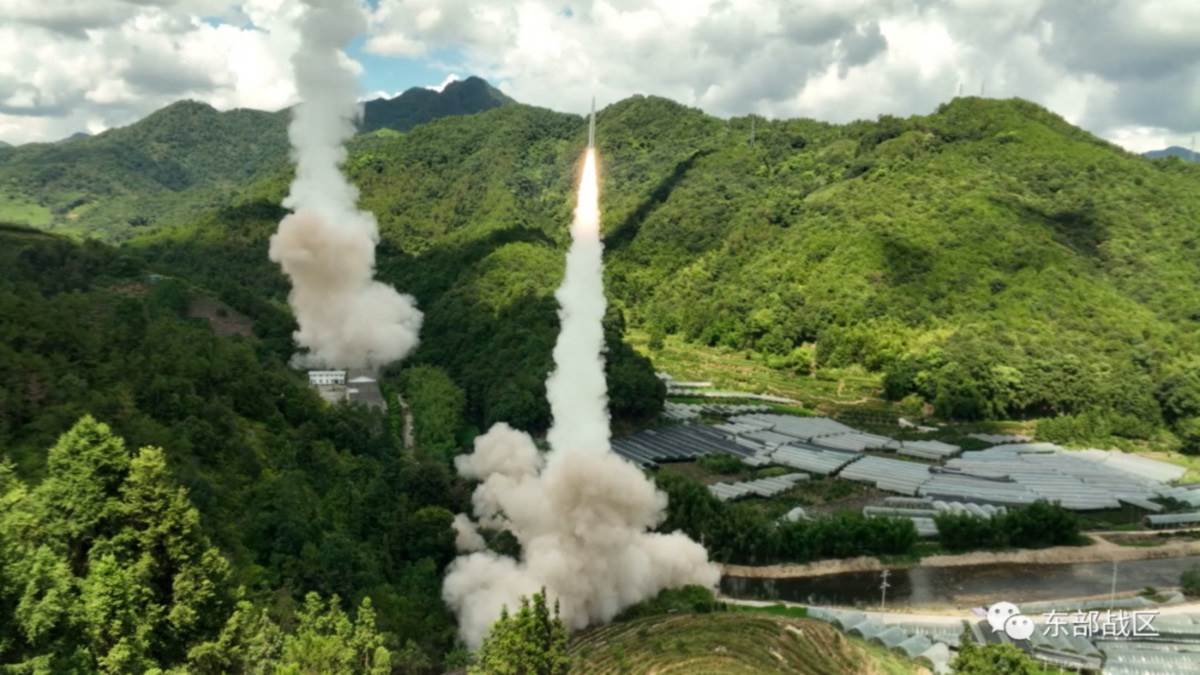 China Taiwan Latest News: चीनी सैन्‍य अभ्‍यास के बहाने ताइवान और जापान पर घातक मिसाइल गिराई। एजेंसी।