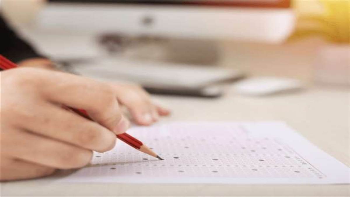 सीयूईटी के देशभर में 50 परीक्षा केंद्रों पर अंतिम समय में परीक्षाएं रद कर दी गईं।