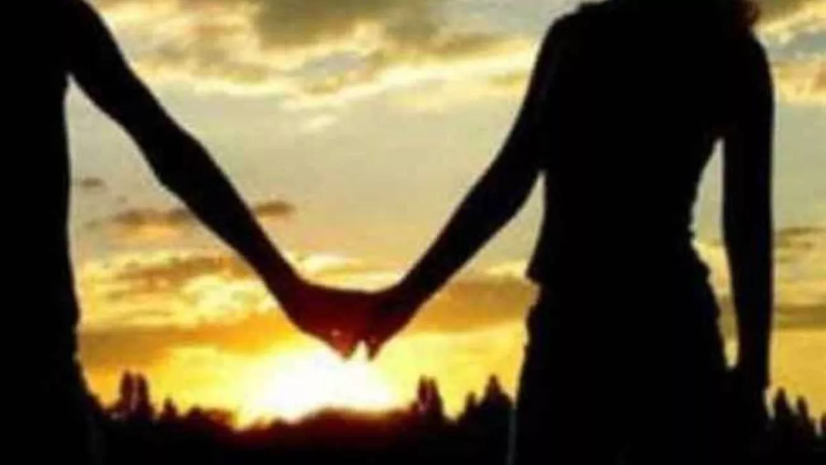 Amroha : 16 साल की लड़की प्रेमी के साथ भागी; मां के साढ़े तीन लाख के जेवर ले  गई- प्रेमी पर केस दर्ज - Teenager took away jewelry and cash worth three  lakhs