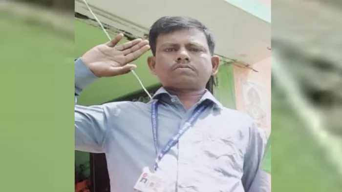 भोजपुर में ट्रेन से गिरकर पटना के रहने वाले रेलकर्मी की मौत (मृतक दिलीप कुमार की फाइल फोटो)