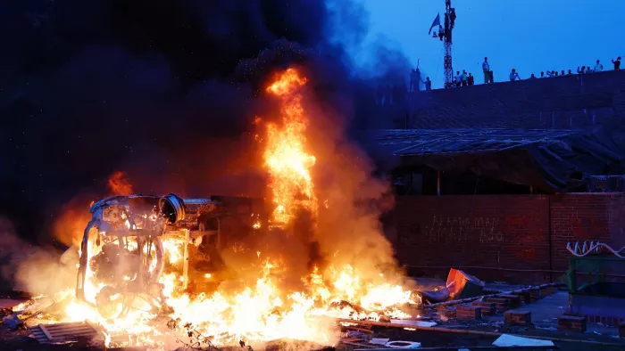 Bangladesh Violence: बांग्लादेश में हिंसक प्रदर्शन जारी।