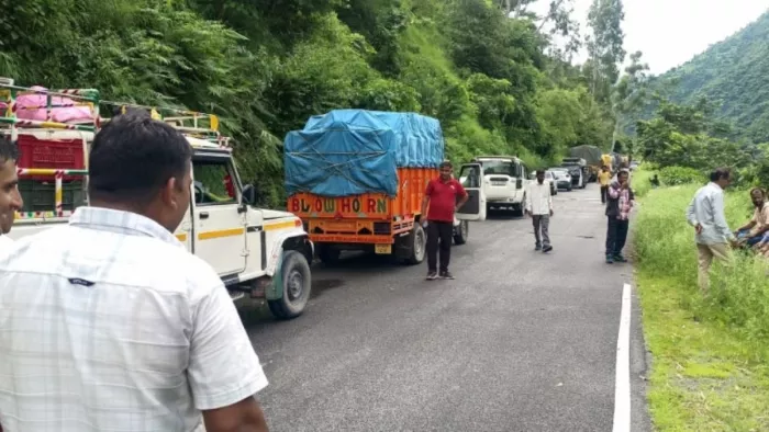 किसानों को गर्मी में अपनी नगदी उपज खराब होने का डर सताता रहा।