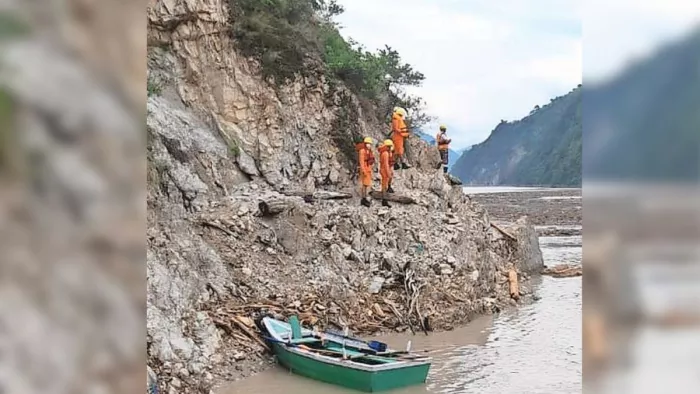 Himachal Disaster: शव की पहचान करने में जुटी प्रशासन की टीम