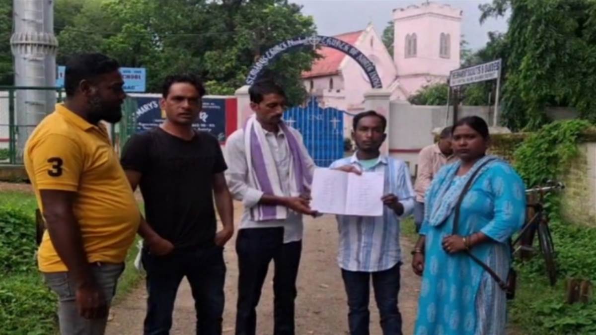 dhanbad school teachers punish student with abusive language action taken dhanbad news