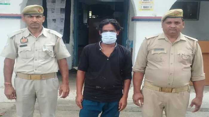 डर के बीच लोगों को जगाने के लिए चोरी की दी सूचना