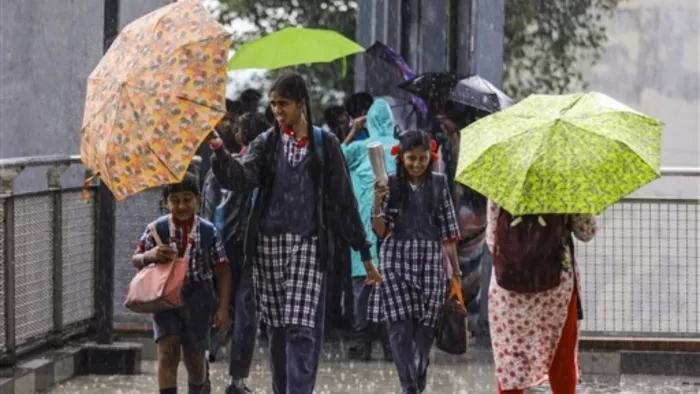 हिमाचल प्रदेश और उत्तराखंड राज्य में मानसूनी बारिश सबसे ज्यादा कहर बरपा रही है।