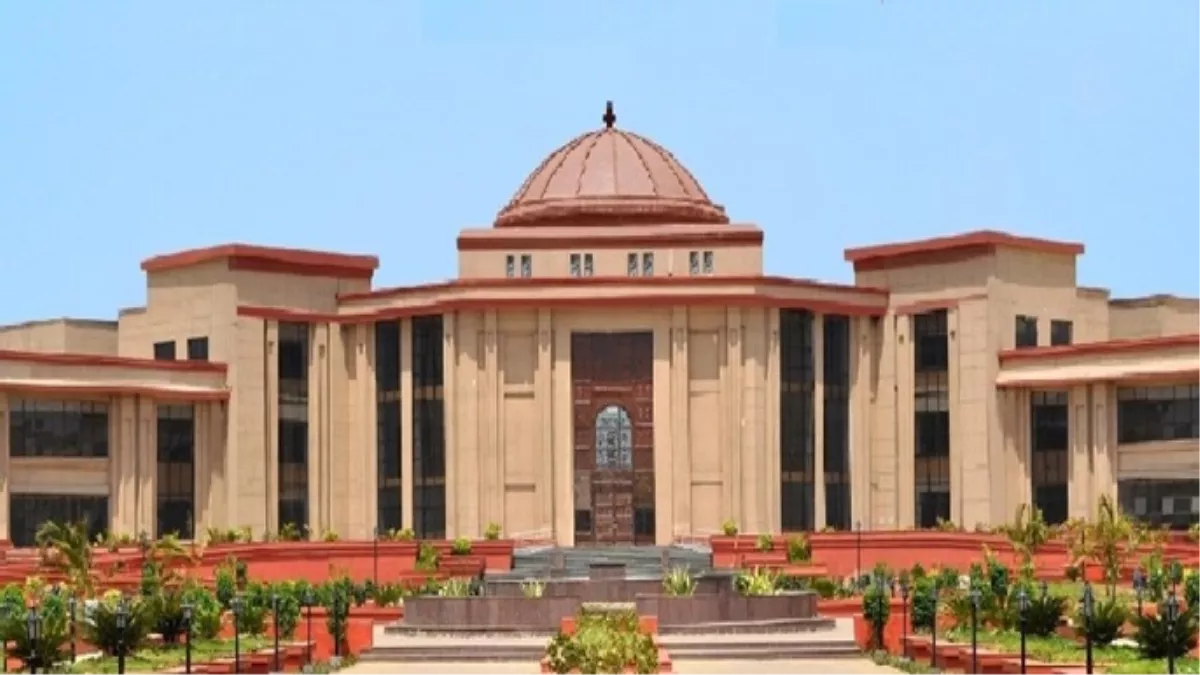 'सड़क मार्ग से आएंगे अधिकारी, तब समझेंगे जनता का दर्द', नेशनल हाईवे की जर्जर स्थिति पर कोर्ट ने NHAI को लगाई फटकार