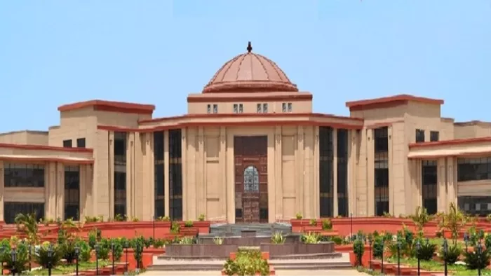 बिलासपुर-रायपुर नेशनल हाईवे की दयनीय स्थिति पर छत्तीसगढ़ हाई कोर्ट ने जताई चिंता।(फाइल फोटो)