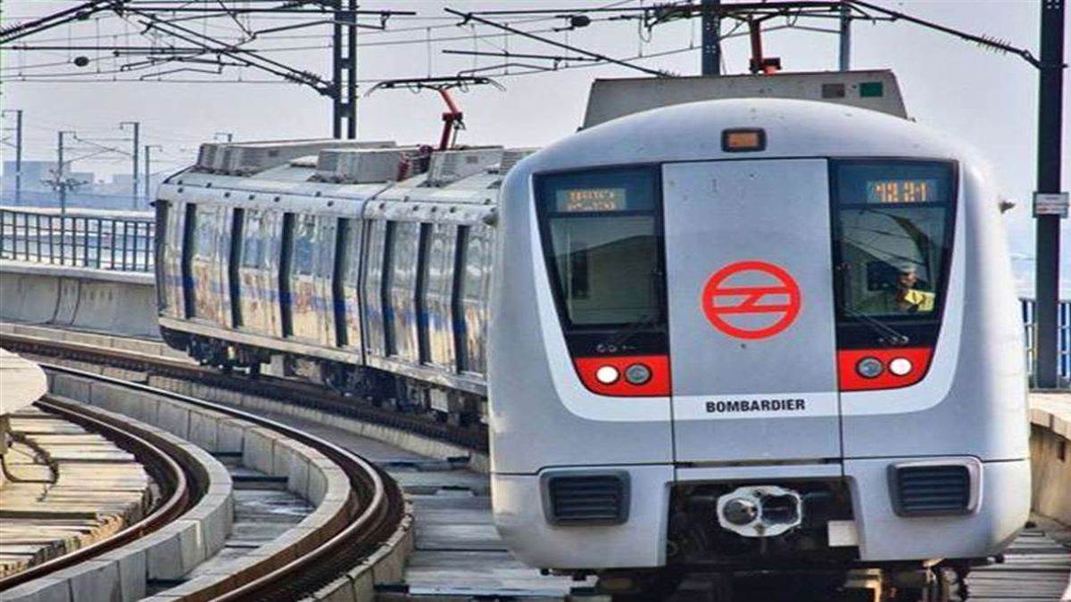 ncr suicide at kanhaiya nagar metro station new delhi city news