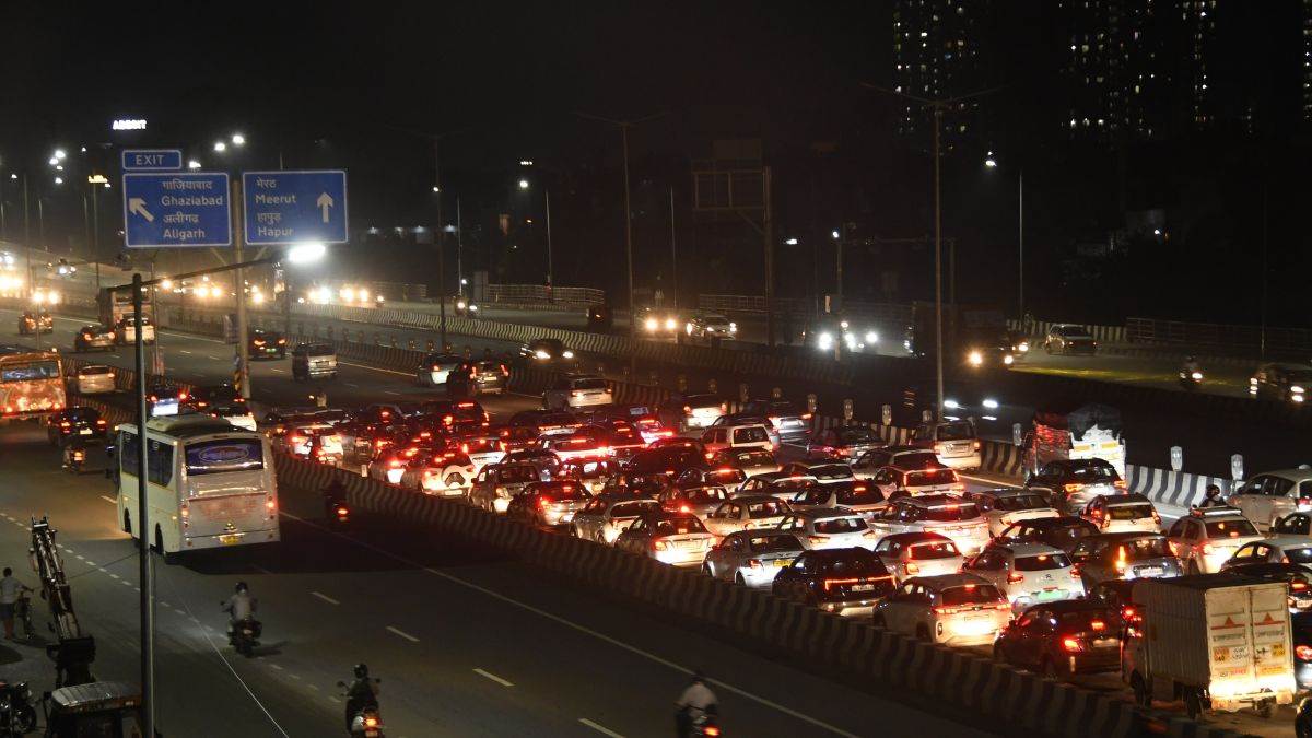 ncr ghaziabad delhi meerut expressway bottleneck causes daily traffic jams
