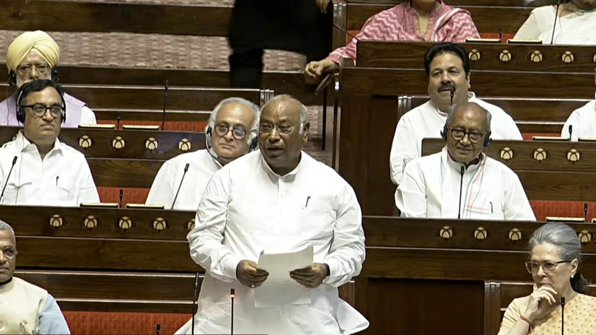 https://www.jagranimages.com/images/newimg/05082025/05_08_2025-kharge_24004653.jpg
