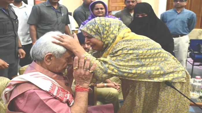 मनोज सिन्हा ने यह भी कहा कि देश के लिए बलिदान देने वालों को भुलाया नहीं जाएगा।