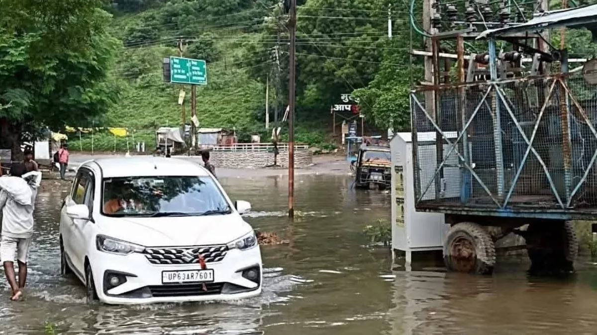 मीरजापुर में गंगा के जलस्‍तर की दुश्‍वारी बरकरार, पानी में नहाते समय युवक की डूबकर मौत