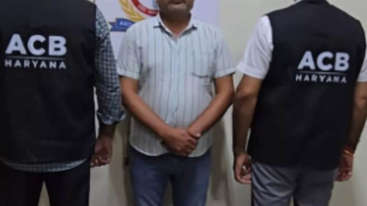 ncr sonipat delhi police inspector suspended for bribery and school clerk arrested
