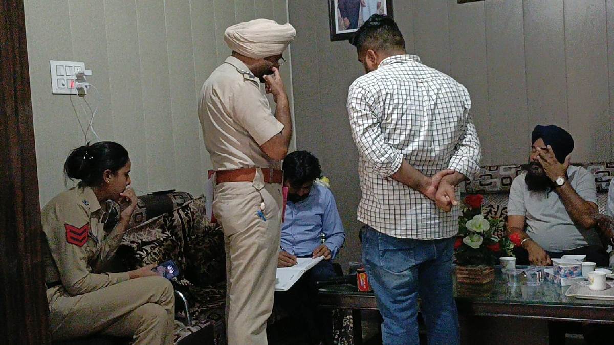 https://www.jagranimages.com/images/newimg/05082025/05_08_2025-rangdari_news_24004103.jpg