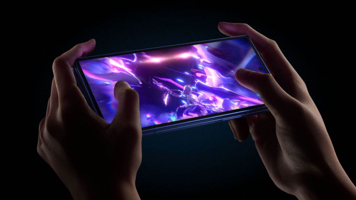 https://www.jagranimages.com/images/newimg/05082025/05_08_2025-samsung_galaxy_z_fold_7_enterprise_edition_24004318.jpg