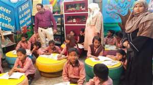 Aligarh की नाजिया अशिक्षा का अंधेरा मिटाने के साथ बच्चों को स्वावलंबी बनाने का कर रहीं काम : जागरण