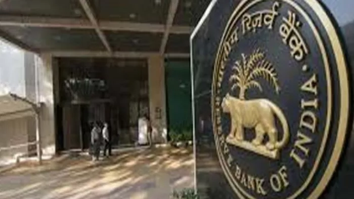 RBI के निर्देश के मुताबिक अब ग्राहकों के डाटा को बगैर उनकी मर्जी के इस्तेमाल करने की इजाजत नहीं होगी।