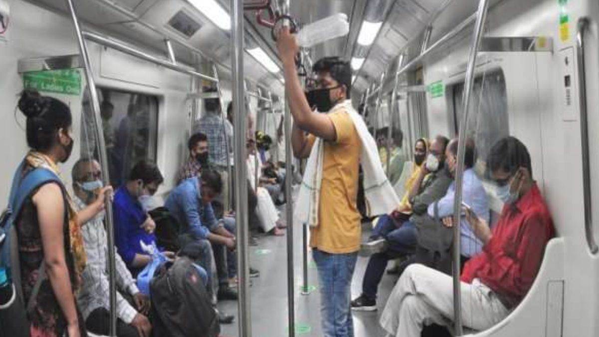 ncr delhi metro historic more than 71 lakh passenger journey record in a single day on monday