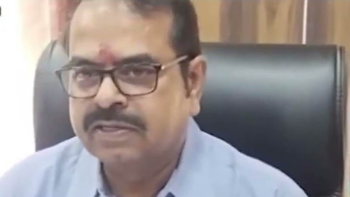 https://www.jagranimages.com/images/newimg/05092025/05_09_2025-dm_sunil_kumar_24036425.jpg